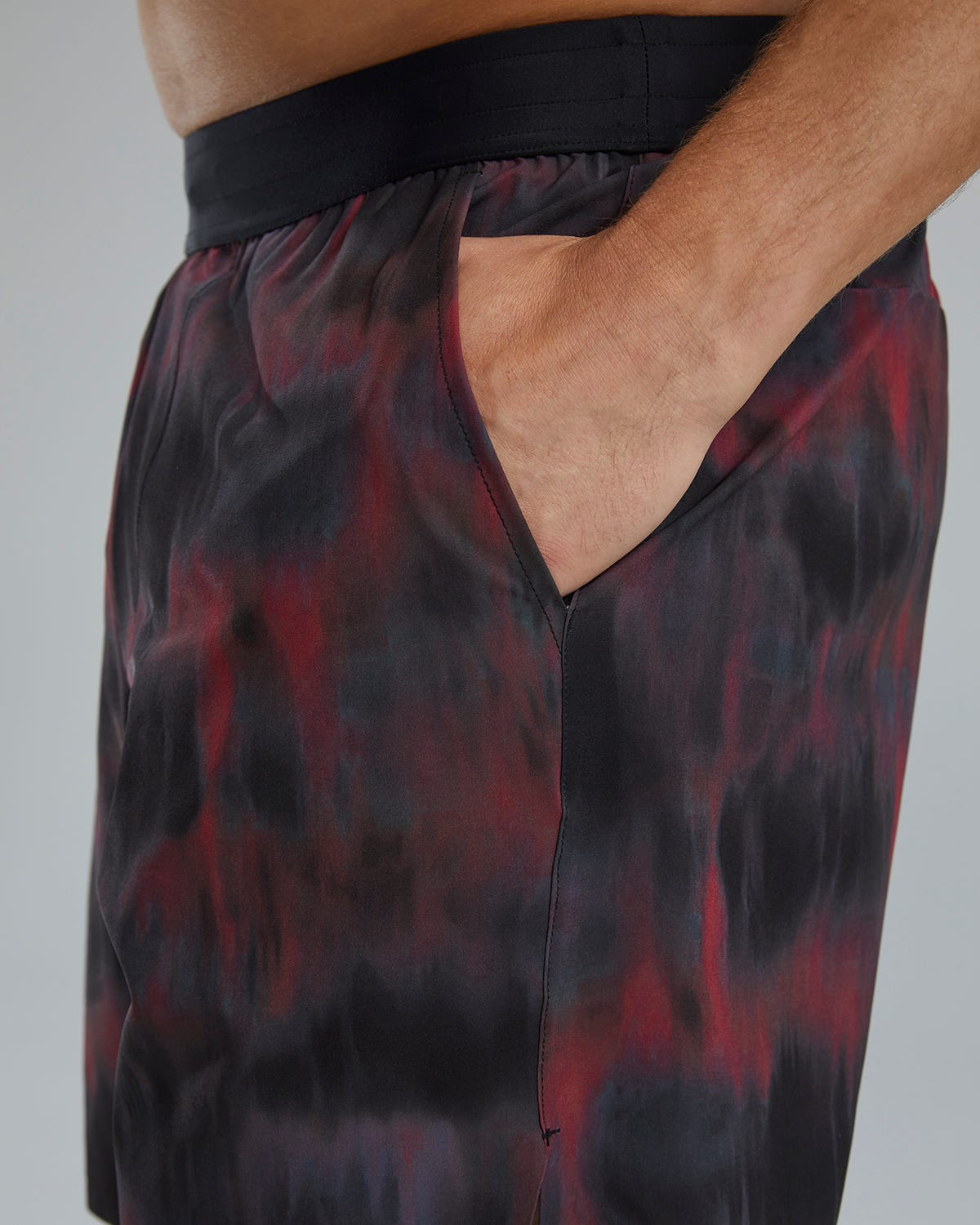 TYR HydrosphereªMen's Unlined 7" Unbroken Shorts - Spectrik