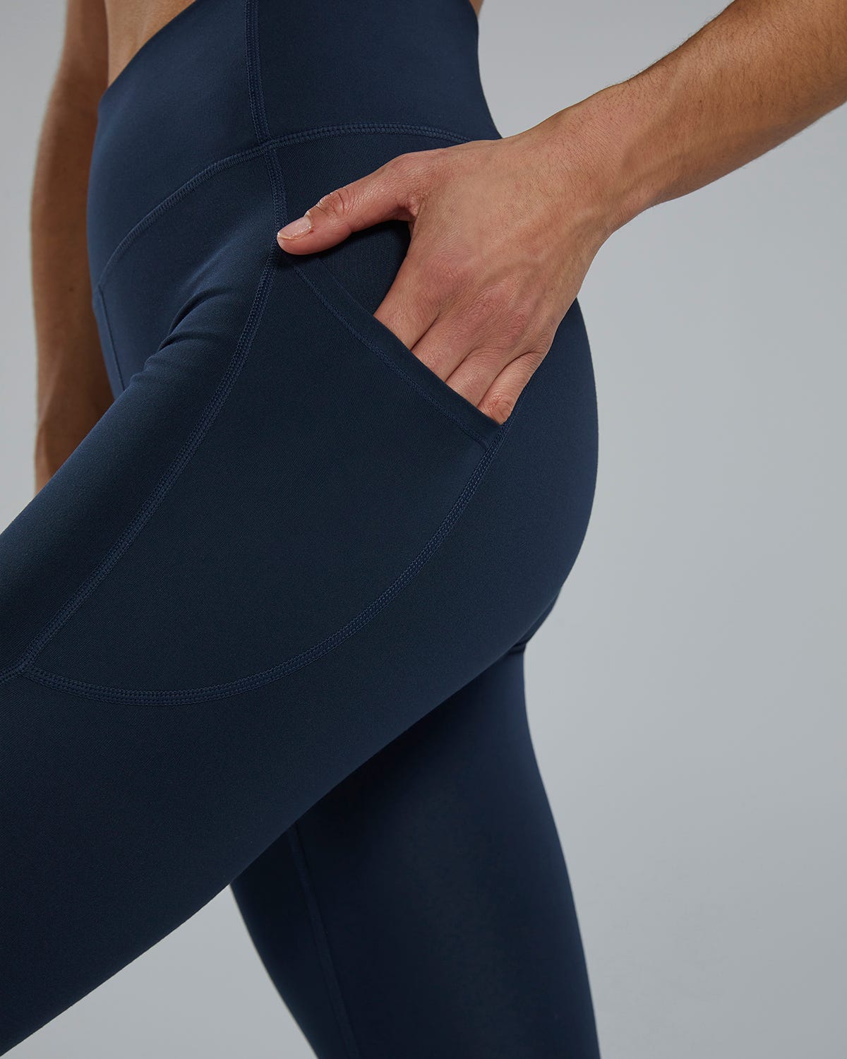 TYR Base Kineticª Women's High-Rise 28" Pocket Leggings - Solid