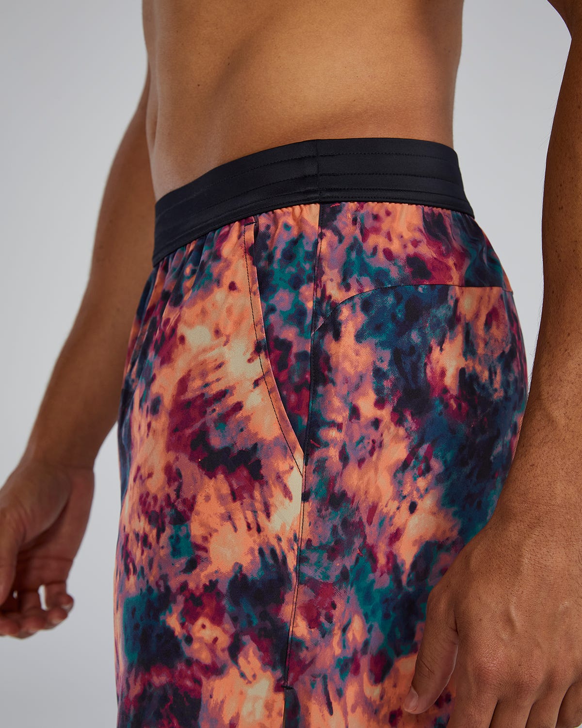 TYR Hydrosphere¨ - Men's Unbroken Shorts - Unlined 5" - Solid