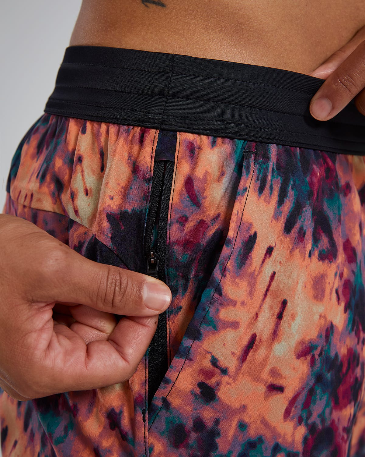 TYR Hydrosphere¨ - Men's Unbroken Shorts - Lined 7" - Solid