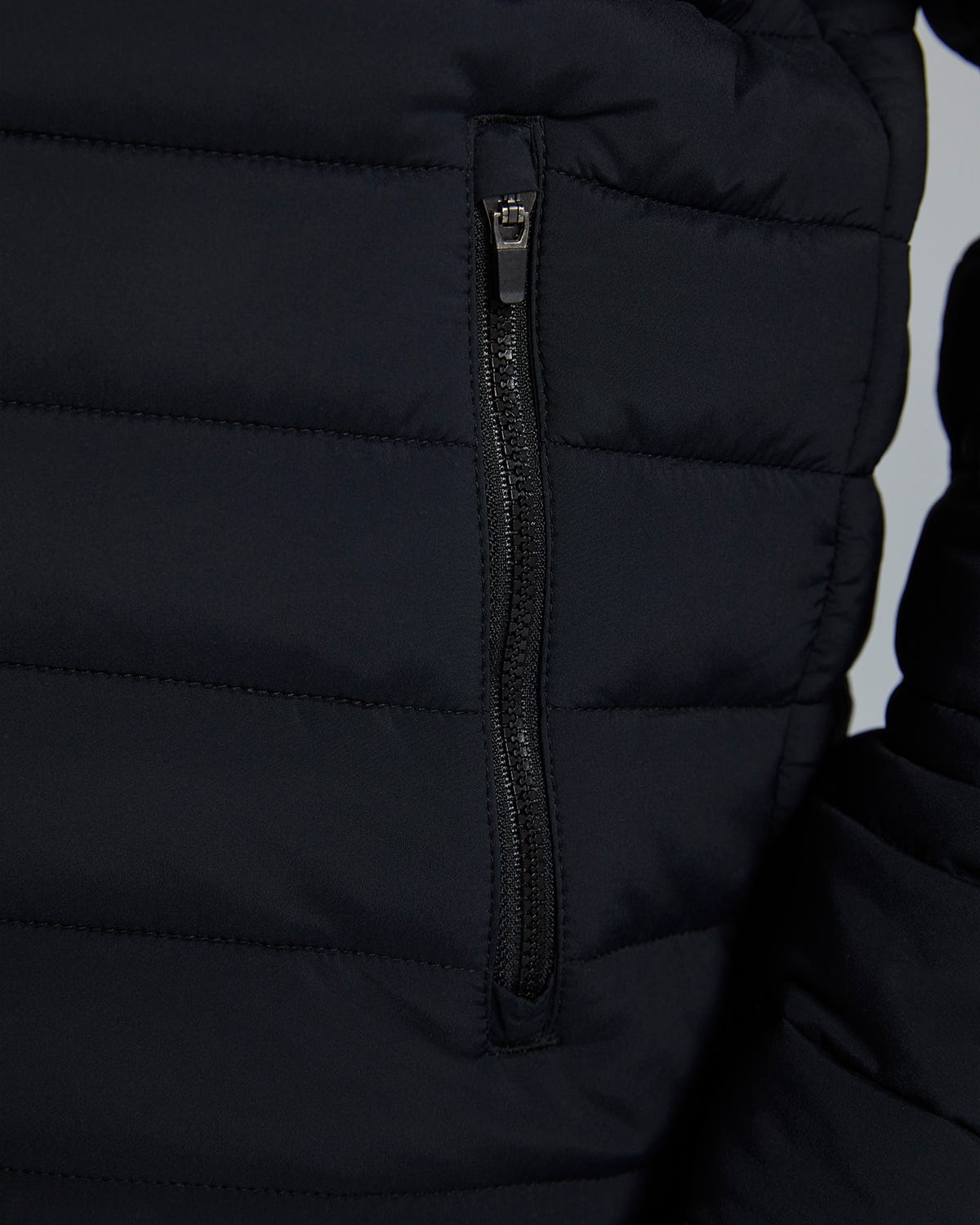 TYR Hydrosphereª Men's Mission Puffer Jacket