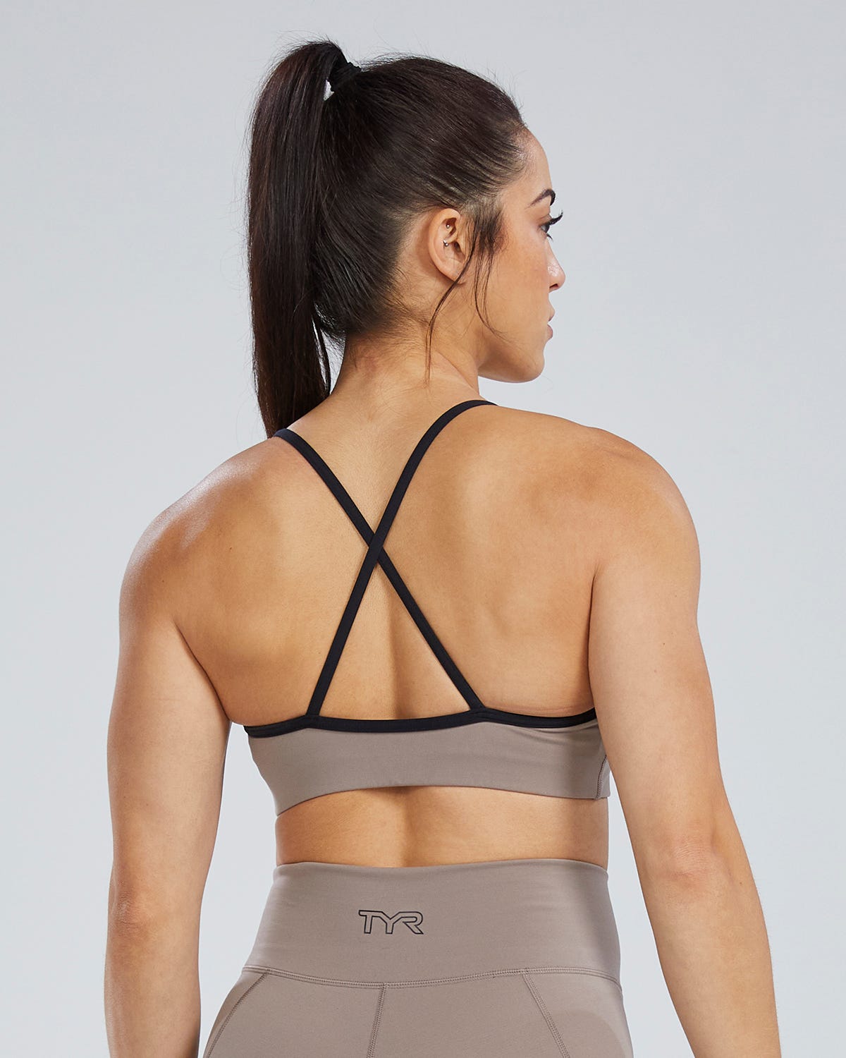TYR Joule Elite™ Women's Scoop Neck Sports Bra - Solid